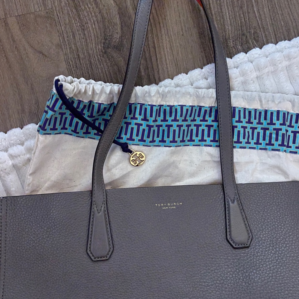 Tory Burch Perry Tote & Wristlet - Excellent condition